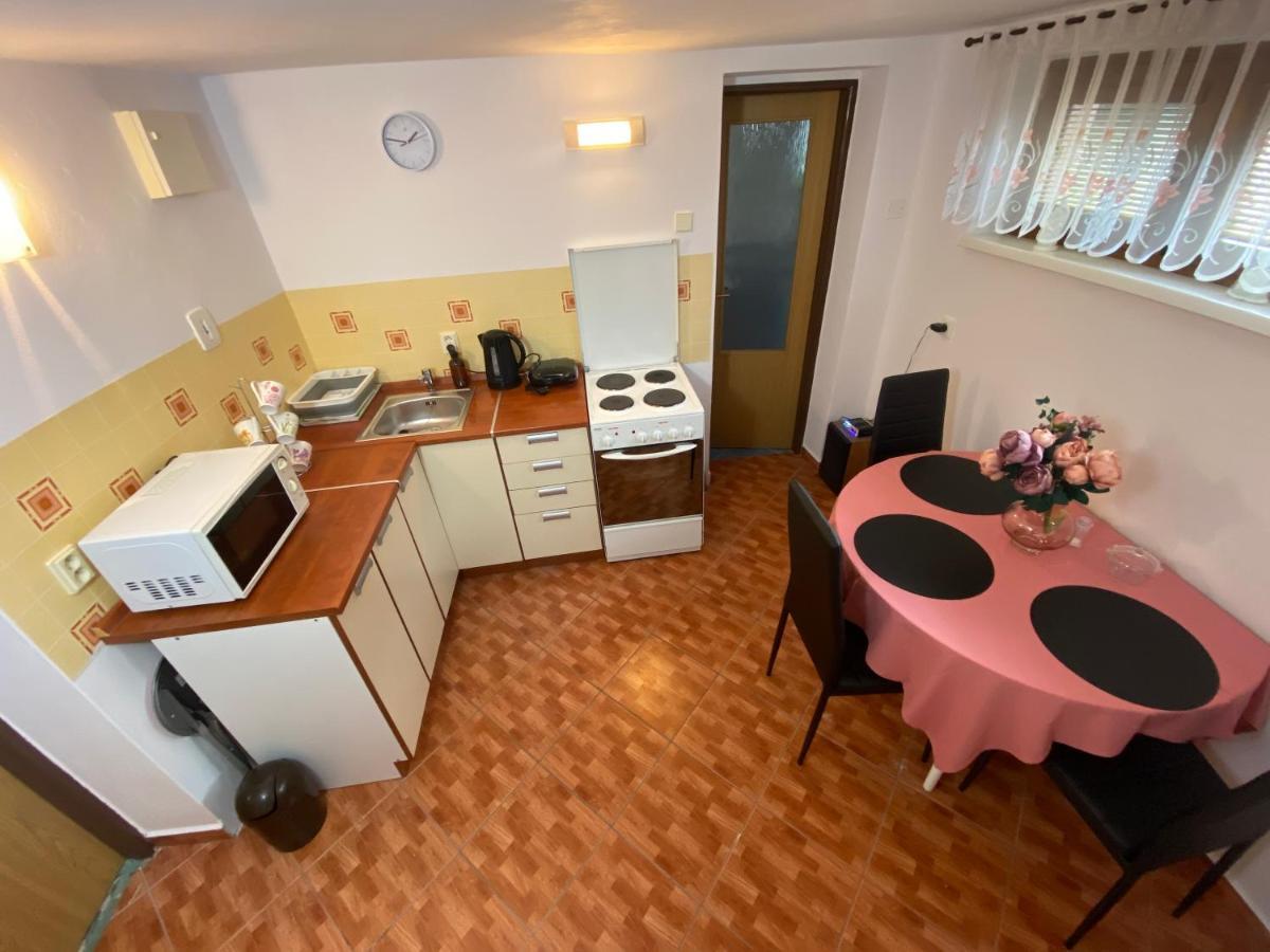 Privat Tilia Apartment Ivachnová Exterior foto